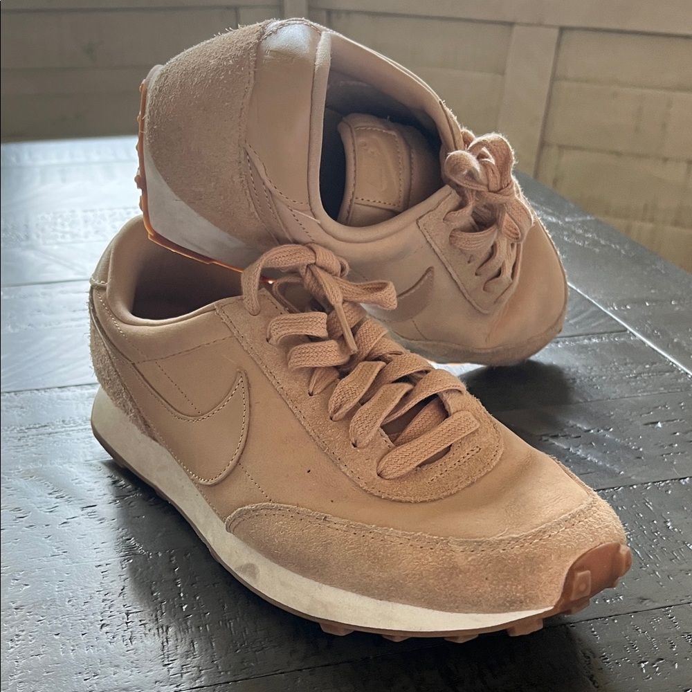 Nike Womens Beige Sneakers